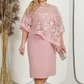 Elegante Jurk met Bloemenkant en Cape Mouwen