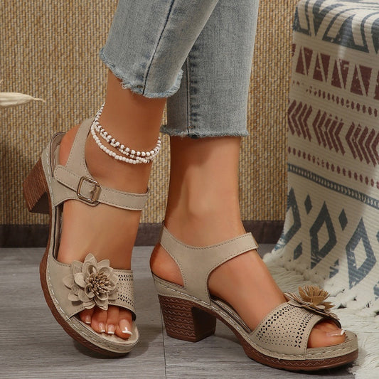 Dames sandalen met open teen, bloemenmotief en blokhak