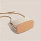 Stijlvolle Stro Crossbody Tas voor Dames met Afneembare Schouderriem en Gespdesign