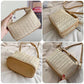 Stijlvolle Stro Crossbody Tas voor Dames met Afneembare Schouderriem en Gespdesign
