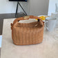 Stijlvolle Stro Crossbody Tas voor Dames met Afneembare Schouderriem en Gespdesign