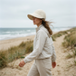 🎁✨Elegante opvouwbare zonnehoed voor dames met UPF 50+ – Brede katoenen buckethoed met nekflap en verstelbare band 🌞 | Inpakbaar, ademend en strandklaar