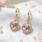 💎 Draag het hart van de oceaan aan je oren. Roze kristallen druppels die het licht vangen – en ieders aandacht trekken. 🌊✨